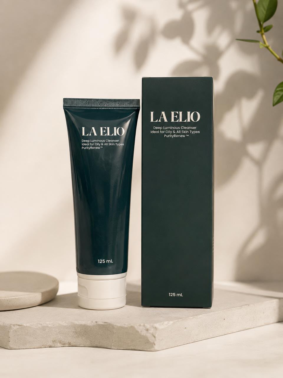LA ELIO Deep Luminous Cleanser with box